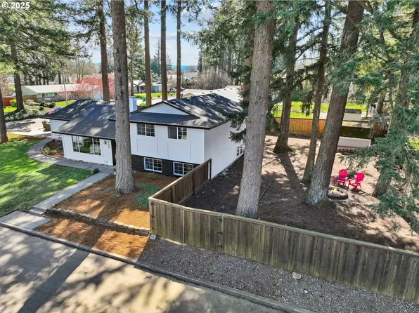 320 SW 8th Cir, Troutdale, OR 97060