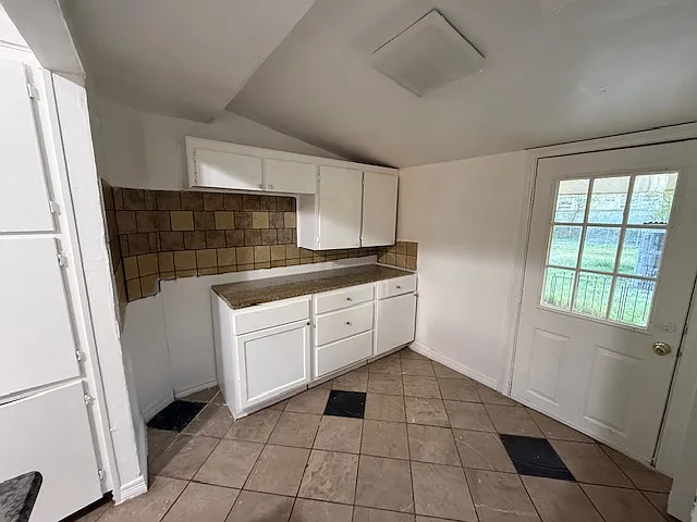 4908 S Clear Creek Rd — Photo 15