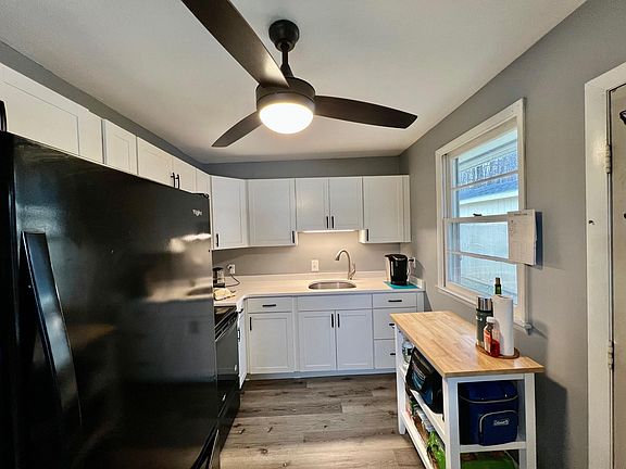 3rd image of 35 Maple St