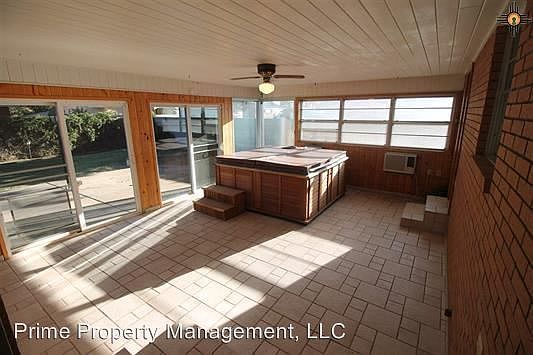 5th image of 1304 Stratford Ln