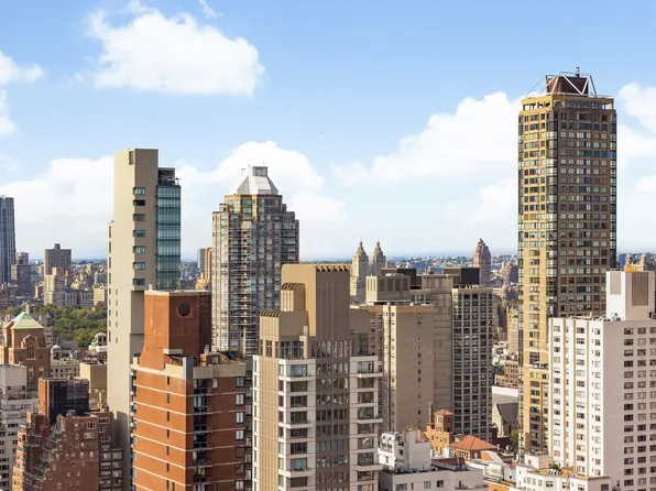 401 East 60th Street image 8 of 11