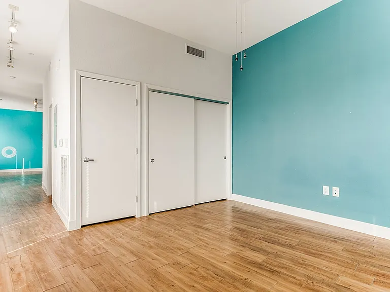 1401 S Flores St #300 — Photo 7