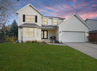 14 Hayloft Rd, Bloomington, IL 61704