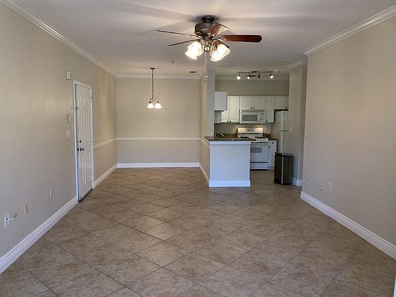 2nd image of 2729 Via Murano #421-1