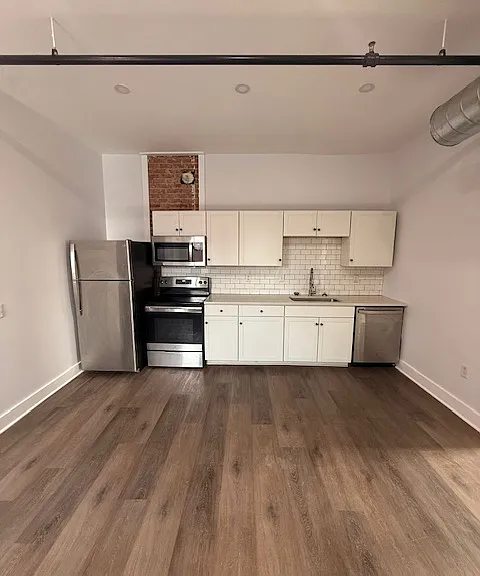 301 Central Ave — Photo 16