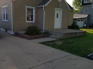 213 Berry St, Washington, IL 61571