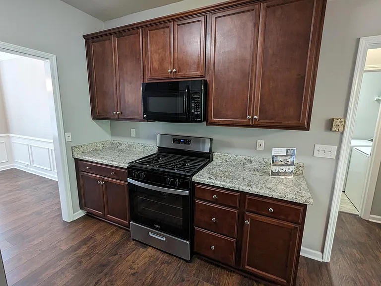 12 Lake Valley Ct — Photo 8