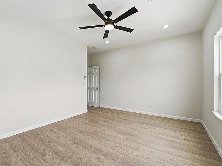 4354 Clover St #A — Photo 22
