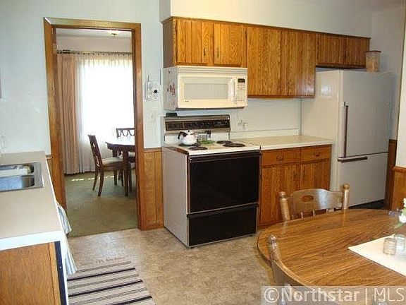 3rd image of 2225 Radatz Avenue