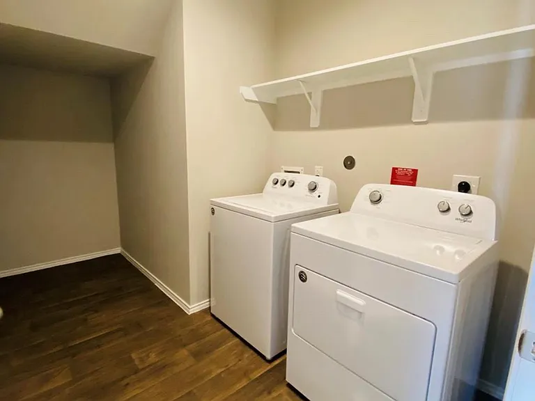 2330 Georgina Falls Dr — Photo 11