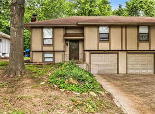 8120-8122 N Stoddard Ave, Kansas City, MO 64152