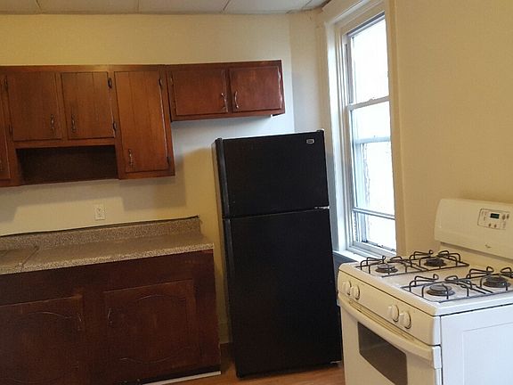 left side with stove
