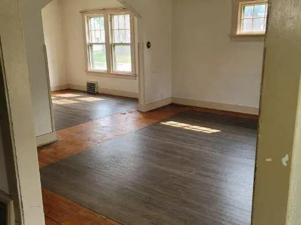 2802 Clark STREET, Manitowoc, WI 54220