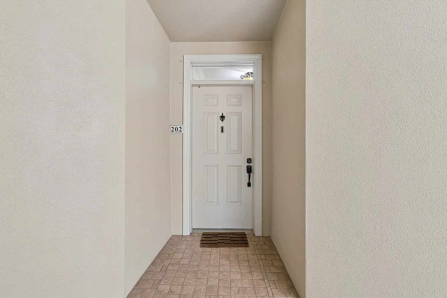 3 bed, 2.5 bath, 1762 sqft, $3,300 — Photo 3