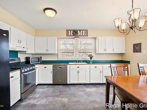 3rd image of 583 Vida Cir