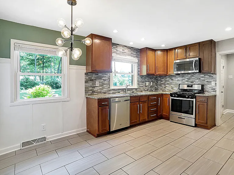 3315 Beech Dr — Photo 5