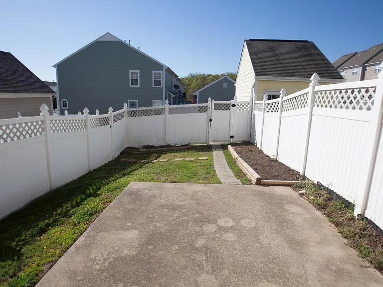 7734 Porter House Dr — Photo 13