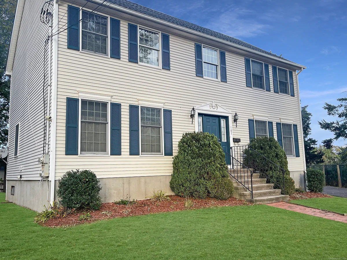 Building Photo - 107 Benson Pl