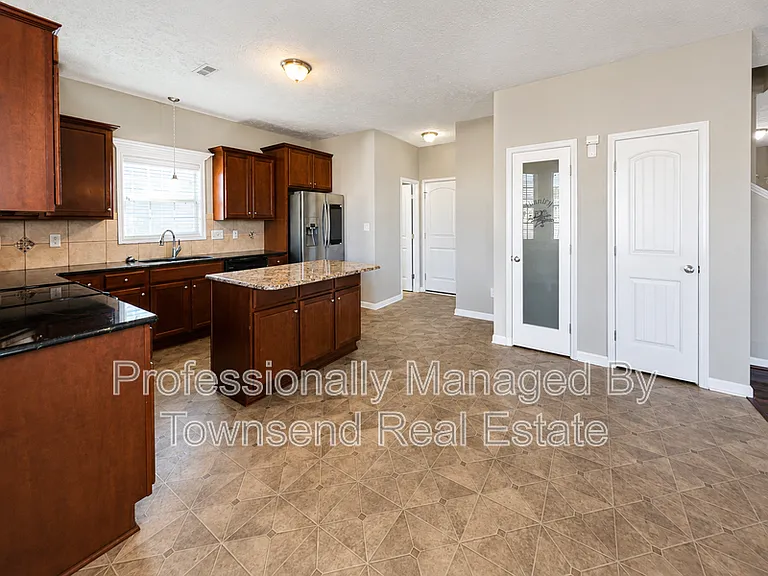 4211 Cherry Hill Ln — Photo 7