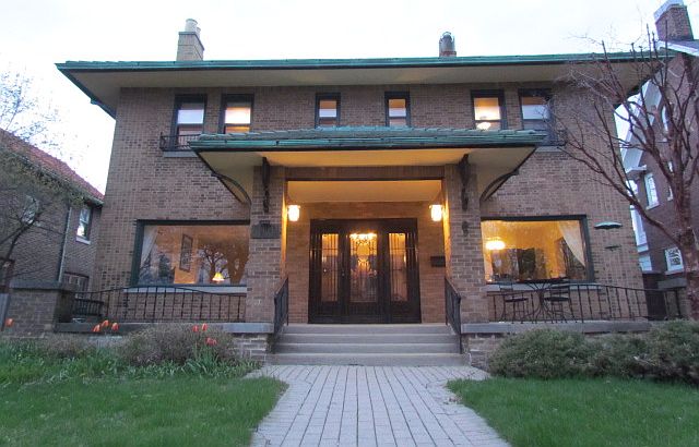 1st image of 4043 N Lake Dr