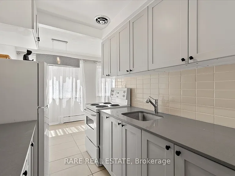 2 21st St #4 — Photo 2