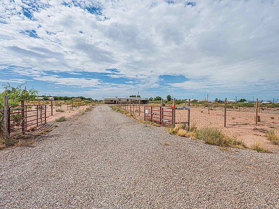 4th image of 102 Desert Trl