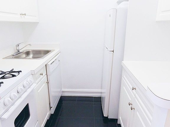 5th image of 97 3rd Ave APT 3F