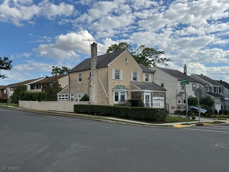 1st image of 1453 Orchard Ter