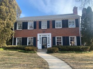 5104 N Lake Dr, Whitefish Bay, WI 53217