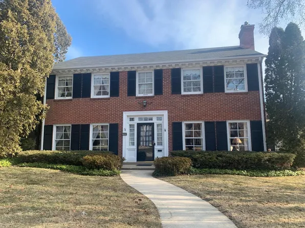 5104 North Lake DRIVE, Whitefish Bay, WI 53217