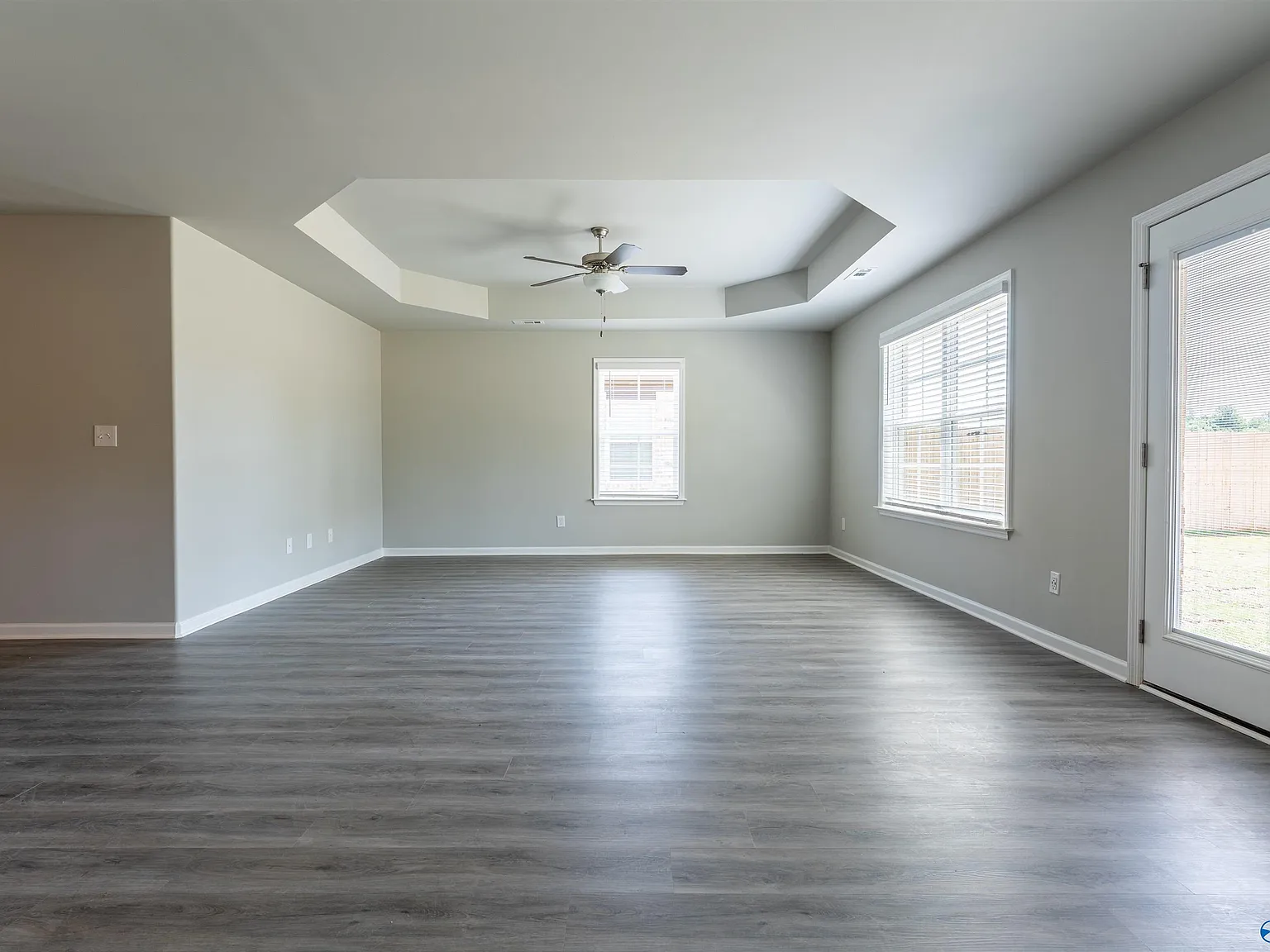 4 bed, 2.0 bath, 1749 sqft, $1,725 — Photo 3