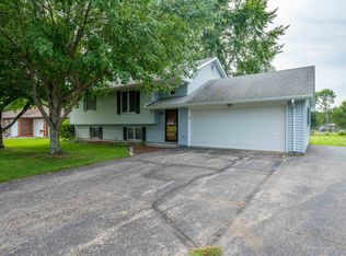 114 N Barry Ave, Byron, IL 61010