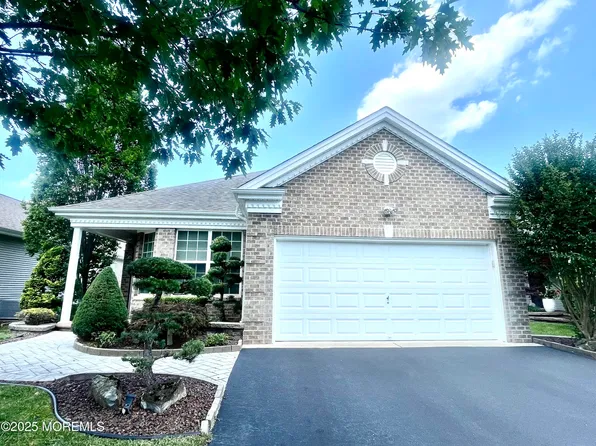 45 Cromwell Lane, Jackson, NJ 08527