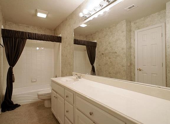 5th image of 3808 La Mancha Ln