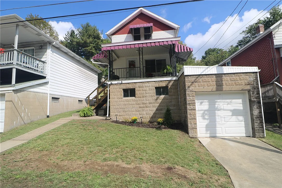 449 Spring St photo 1