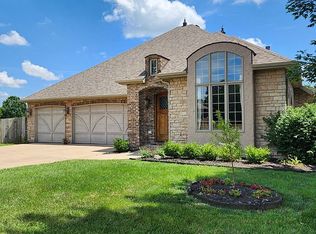 3110 W Knob Hill St, Springfield, MO 65810