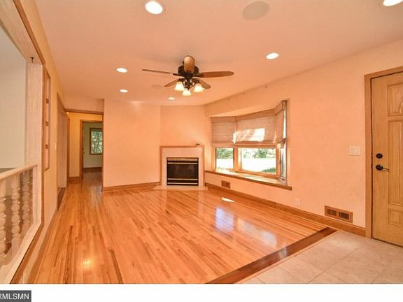 4th image of 1061 Woody Ln NW