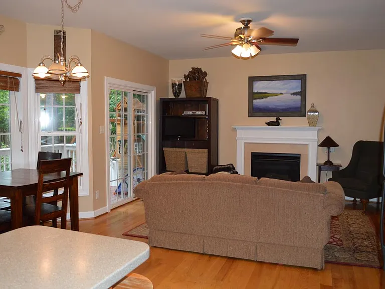 4757 Bristol Cir — Photo 2