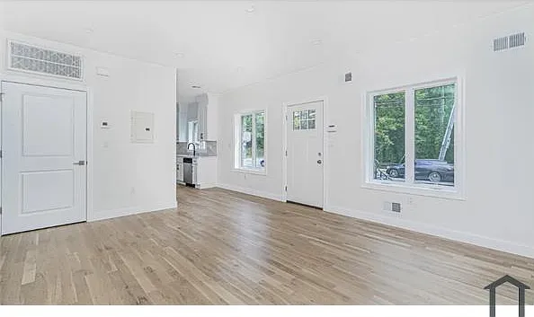 674 Arden Ave — Photo 8