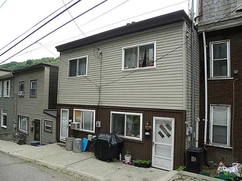 732 Stanton Ave photo 1