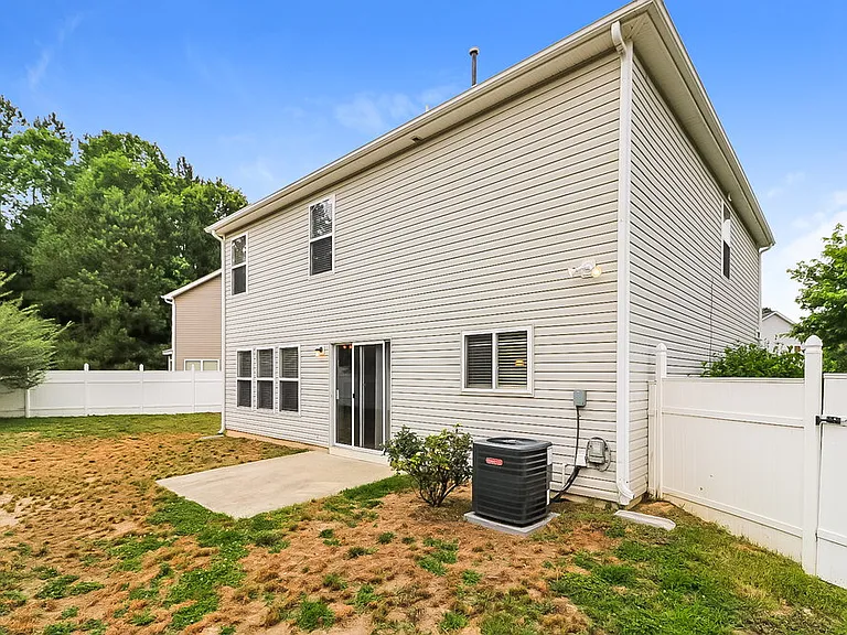 3104 Cynthiana Ct — Photo 16