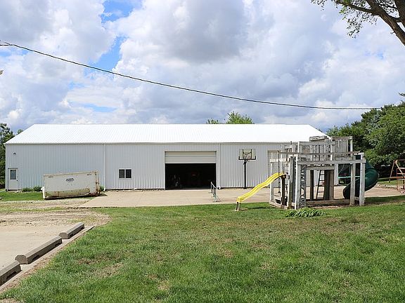 50 x 100 shed with 4 doors