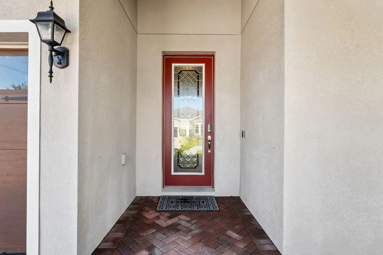 4 bed, 2.5 bath, 2419 sqft, $3,200 — Photo 3