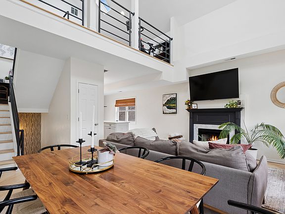 5th image of 3141 N Racine Ave #3