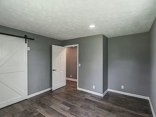 1010 Gifford Ln, Bethpage, TN 37022