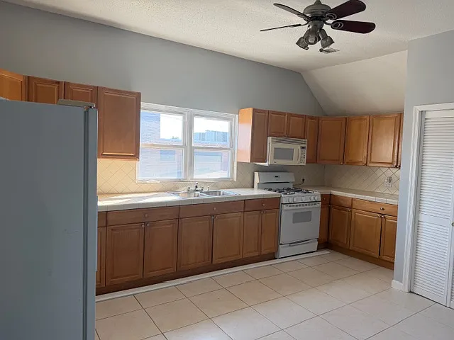 770-772 Kearny Ave #2 — Photo 8