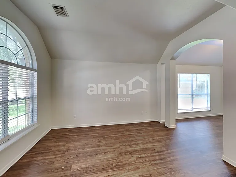 802 Cherry Blossom Dr — Photo 12