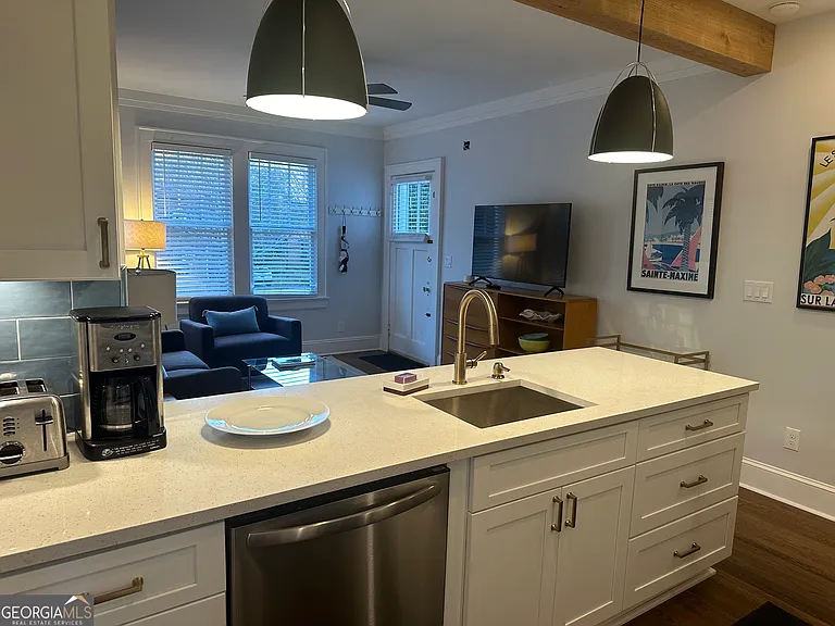 1136 Lanier Blvd NE — Photo 1