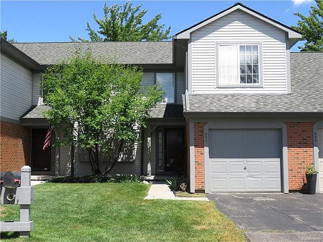 1st image of 501 Winwood Cir #1