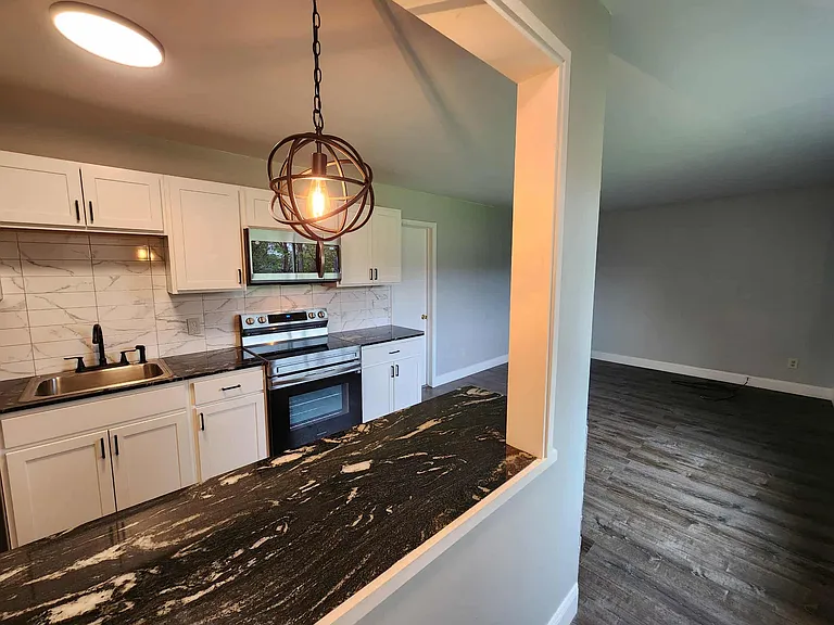 105 Herkimer St #28 — Photo 4